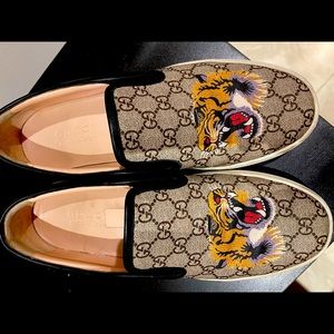 Men’s Gucci Tiger slip ons 10 1/2 US